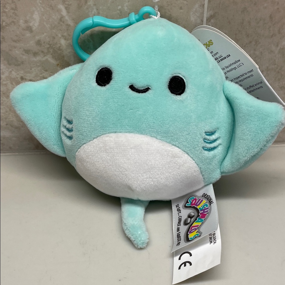 Squishmallows Maggie 3.5” Teal and White Stingray Plush Keychain New with Tags